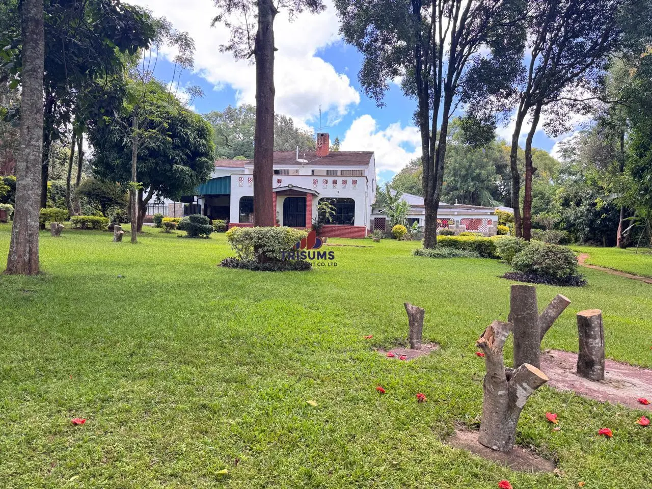 7 Bedroom House on 1.11 Acres in Old Runda